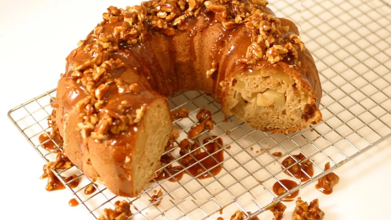 Caramel Apple Cake