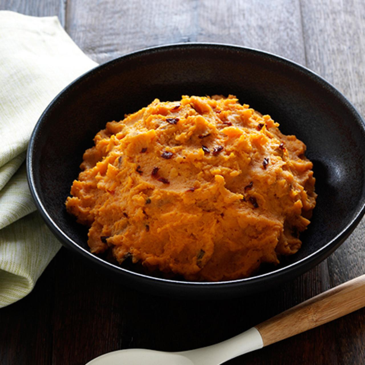 https://food.fnr.sndimg.com/content/dam/images/food/fullset/2009/1/15/0/EA1G02_Mashed-Sweet-Potatoes.jpg.rend.hgtvcom.1280.1280.suffix/1382538878191.jpeg