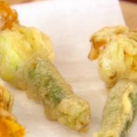 Fried Cheese-Stuffed Zucchini Blossoms. Giada De Laurentiis
Giada at home
GH-0119