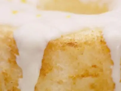 Angel Food Cake with Lemon Honey Yogurt Sauce. Giada De Laurentiis
Giada At Home
GH-0112