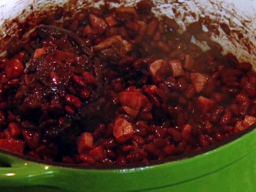 Red Beans with Smoked Sausage in a Green Pot