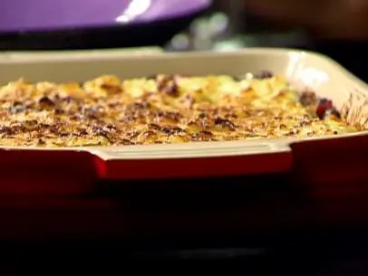 Bo Peep Pie in a red baking dish