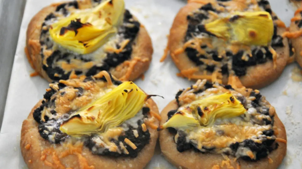 Tapenade and Artichoke Pizzette Recipe | Aida Mollenkamp | Food