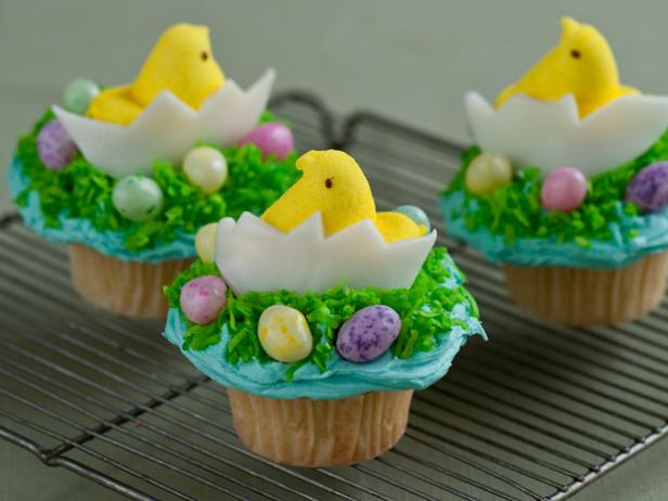 Chick and Egg Cupcake image