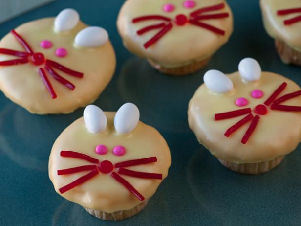 vanilla bunny cupcakes