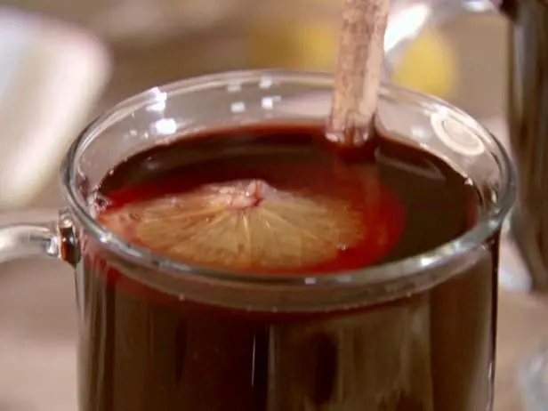 Sandy's Spiced Wine Recipe | Sandra Lee | Food Network