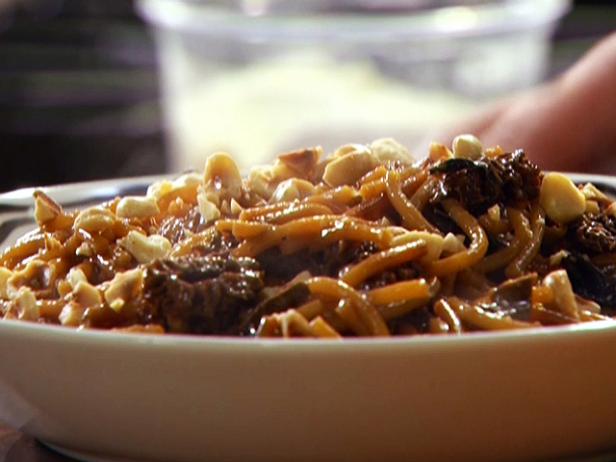 Wild Mushroom Broken Spaghetti Risotto with Arugula and Hazelnuts Recipe |  Rachael Ray | Food Network