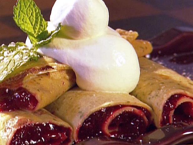 Crepes with Lingonberry Jam_image