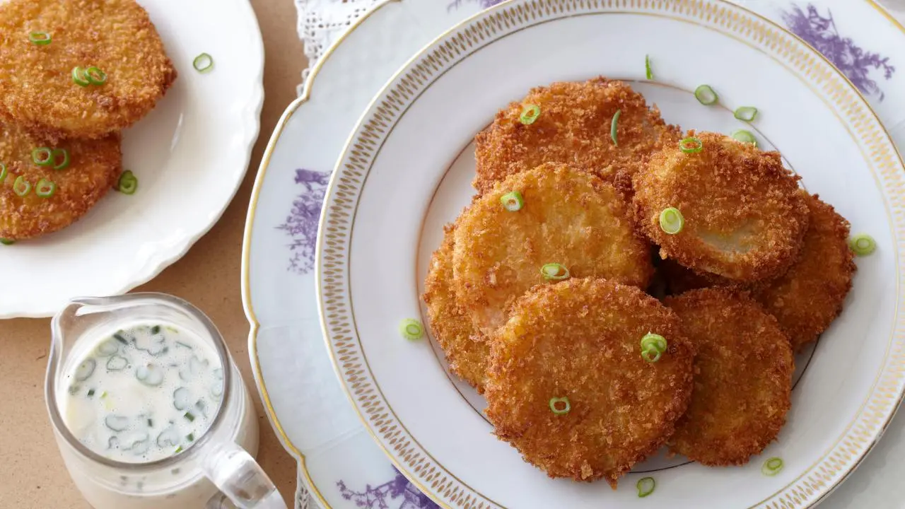 Neelys' Fried Green Tomatoes