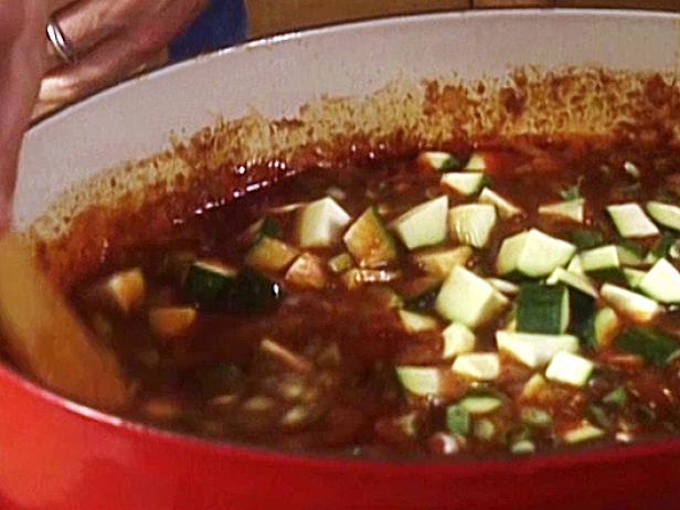 Chiarello Chicken and White Bean Chili With Veggies