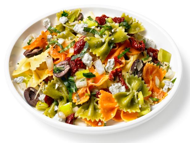 Mediterranean Pasta Salad for Meatless Monday