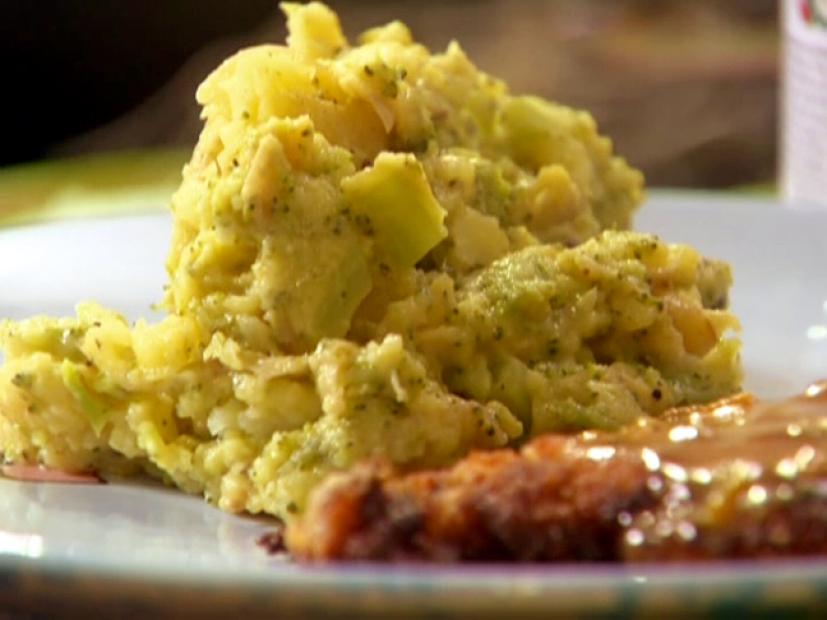 Broccoli and Cheese Smashed Potatoes Recipe | Rachael Ray | Food Network