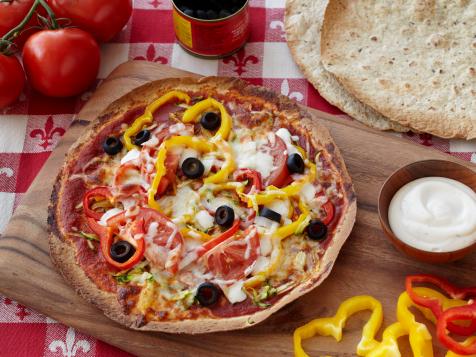 Hidden Valleyandreg; Friday Night Cheesy Veggie Pizzas