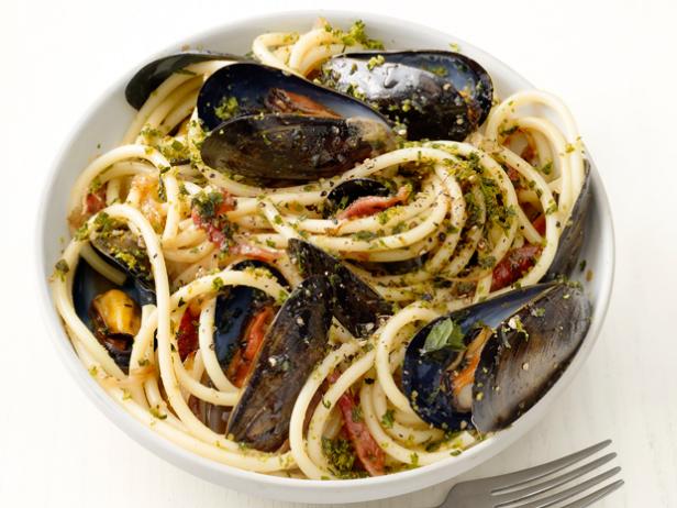 Bucatini With Mussels_image
