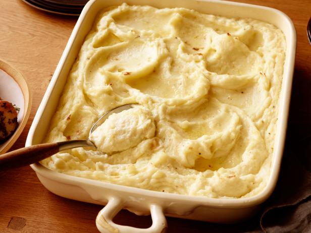 CREAMY MASHED POTATOES
Ree Drummond
The Pioneer Woman/Home On The Range
Food Network
Yukon Gold or Russet Potatoes,Butter, Cream Cheese, HalfandHalf,
Cream, Salt, Pepper, Milk,CREAMY MASHED POTATOES
Ree Drummond
The Pioneer Woman/Home On The Range
Food Network
Yukon Gold or Russet Potatoes,Butter, Cream Cheese, HalfandHalf,
Cream, Salt, Pepper, Milk