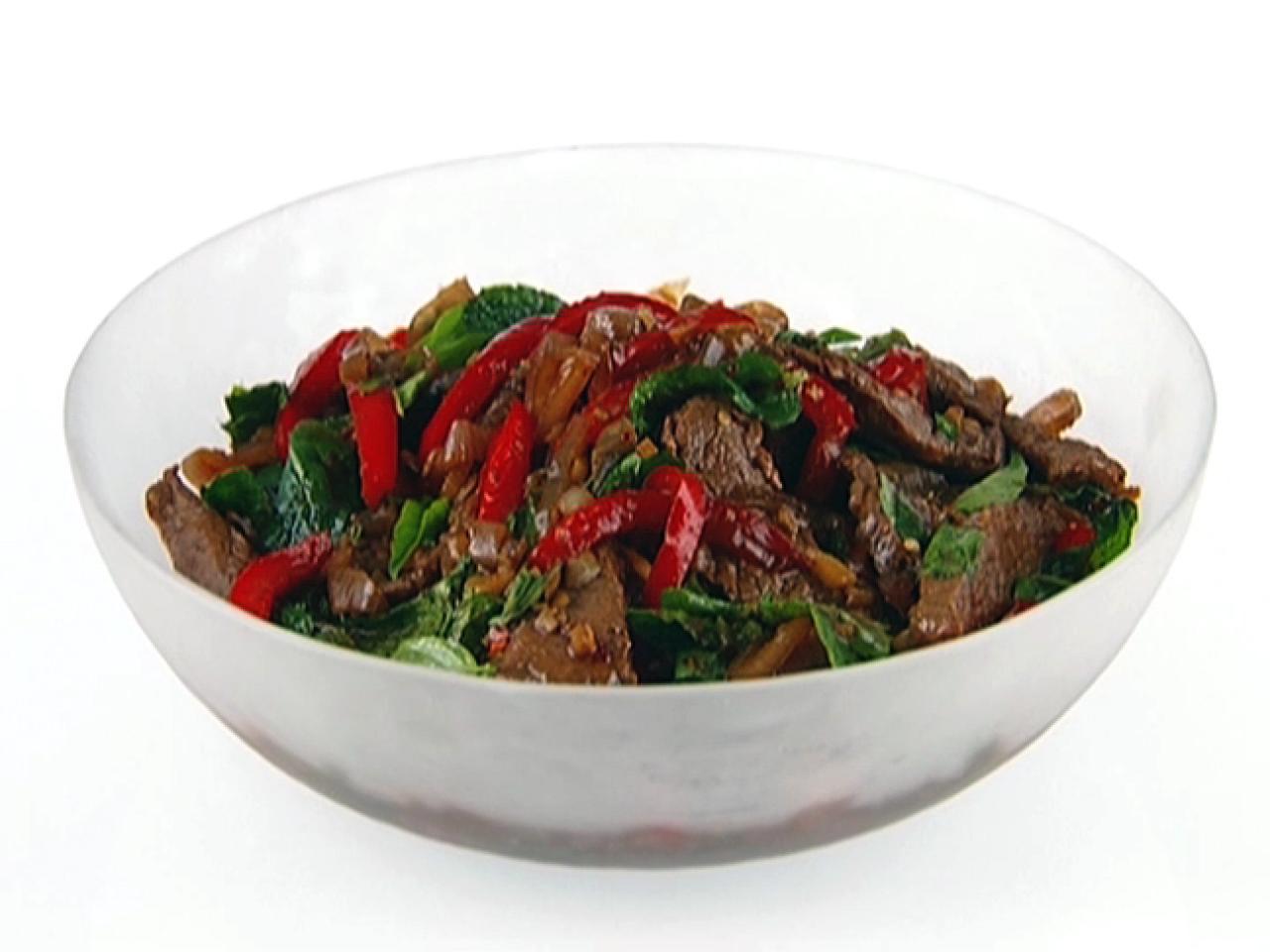 https://food.fnr.sndimg.com/content/dam/images/food/fullset/2010/11/3/0/GH0216_Spicy-Mint-Beef_s4x3.jpg.rend.hgtvcom.1280.960.suffix/1371593426409.jpeg