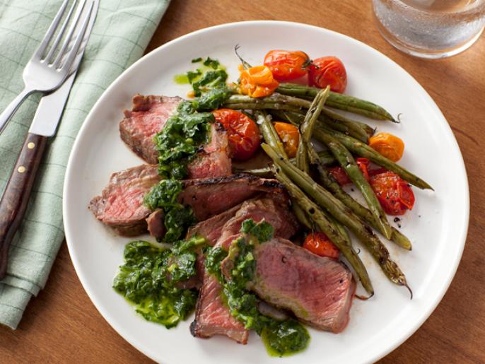 Grilled Steak with Green Beans, Tomatoes and Chimichurri Sauce Recipe ...