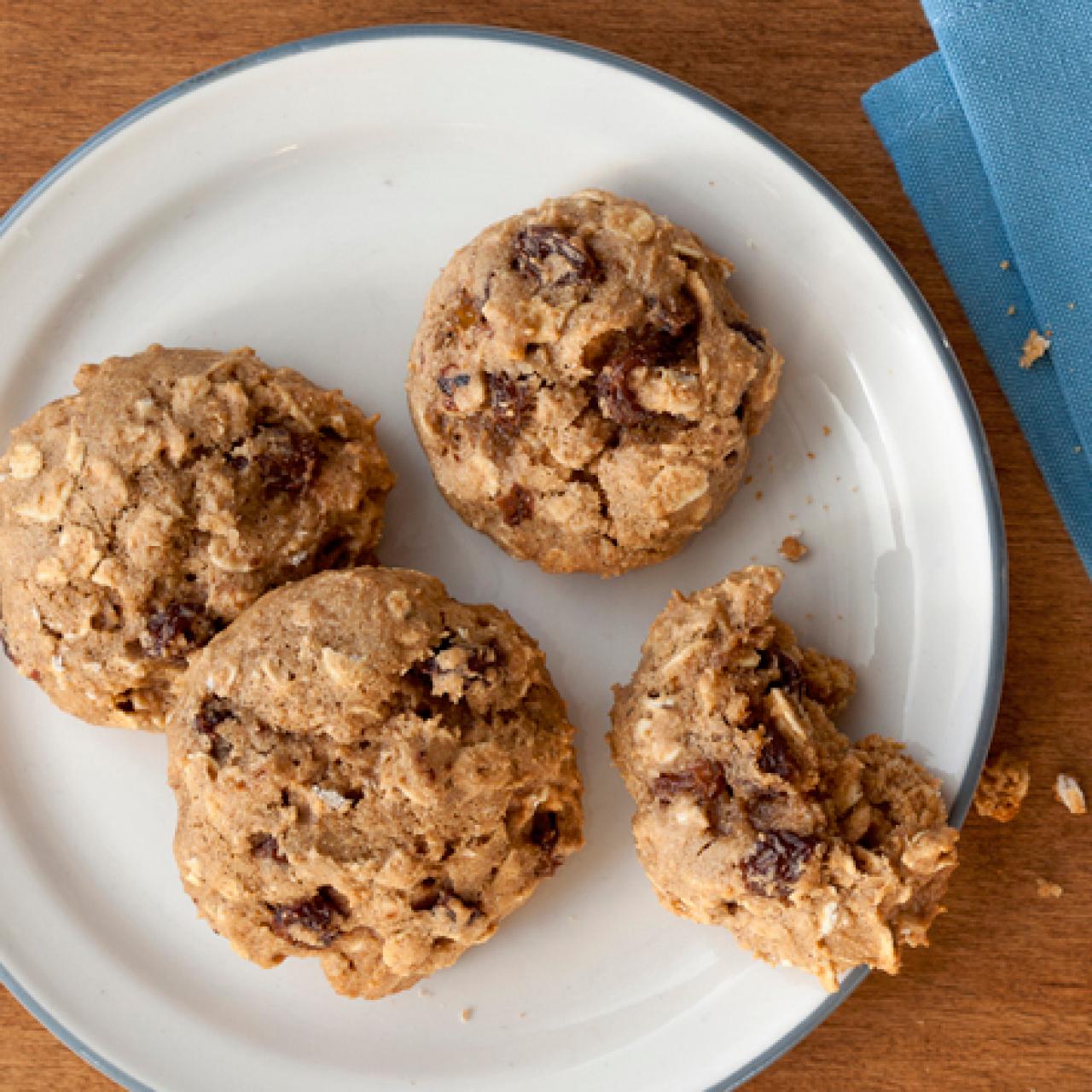 Oatmeal-Raisin Sandwich Cookies with Apple Butter - The Culinary Cellar