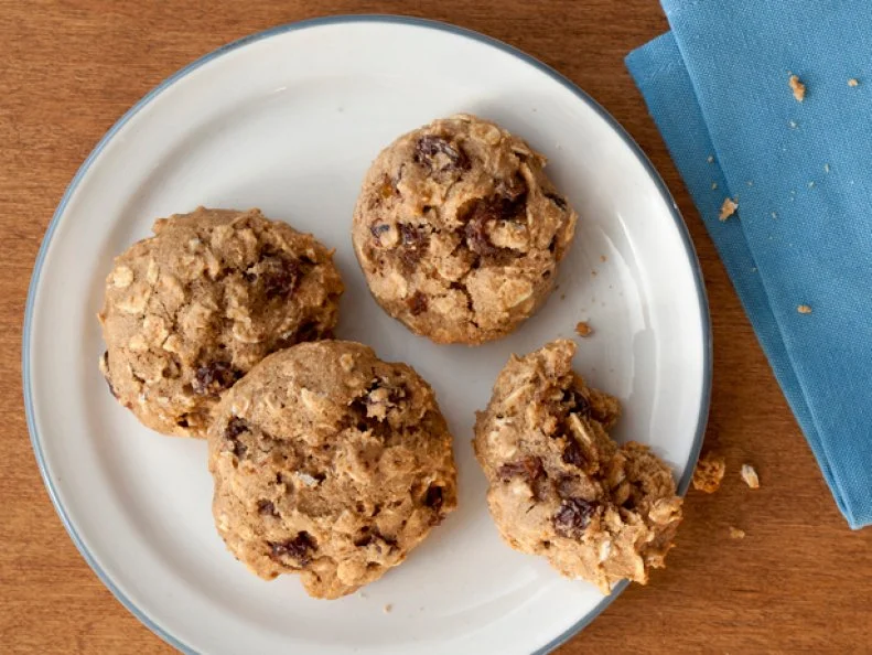 Chewy Oatmeal Raisin Cookies