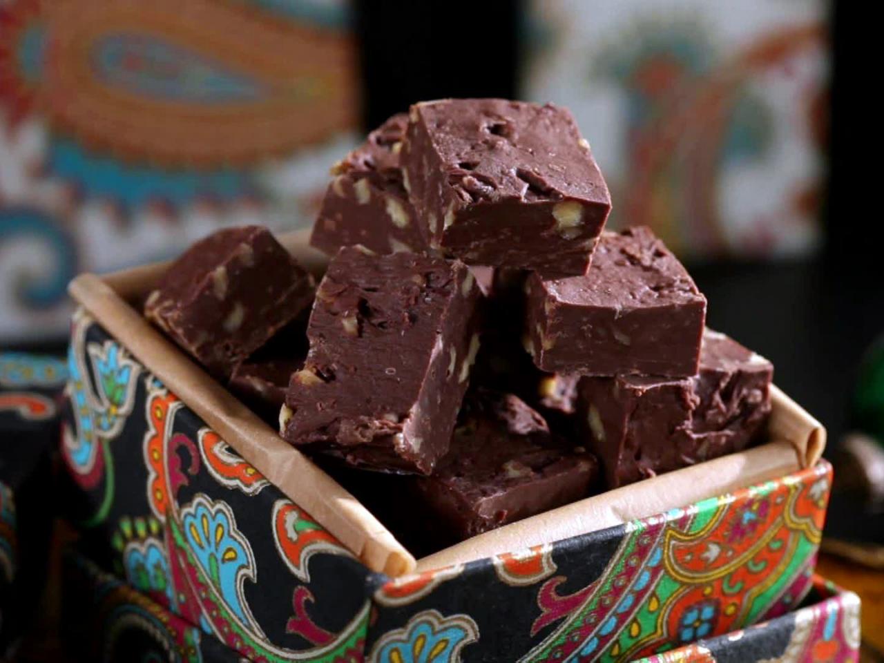 12 Easy Chocolate Candy Recipes That You'll Want to Make in Bulk