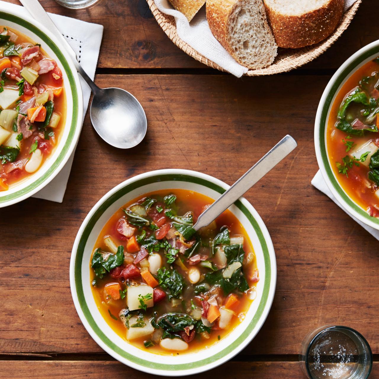 https://food.fnr.sndimg.com/content/dam/images/food/fullset/2010/12/17/0/GHSP01H_winter-minestrone_s4x3.jpg.rend.hgtvcom.1280.1280.suffix/1433069766783.jpeg