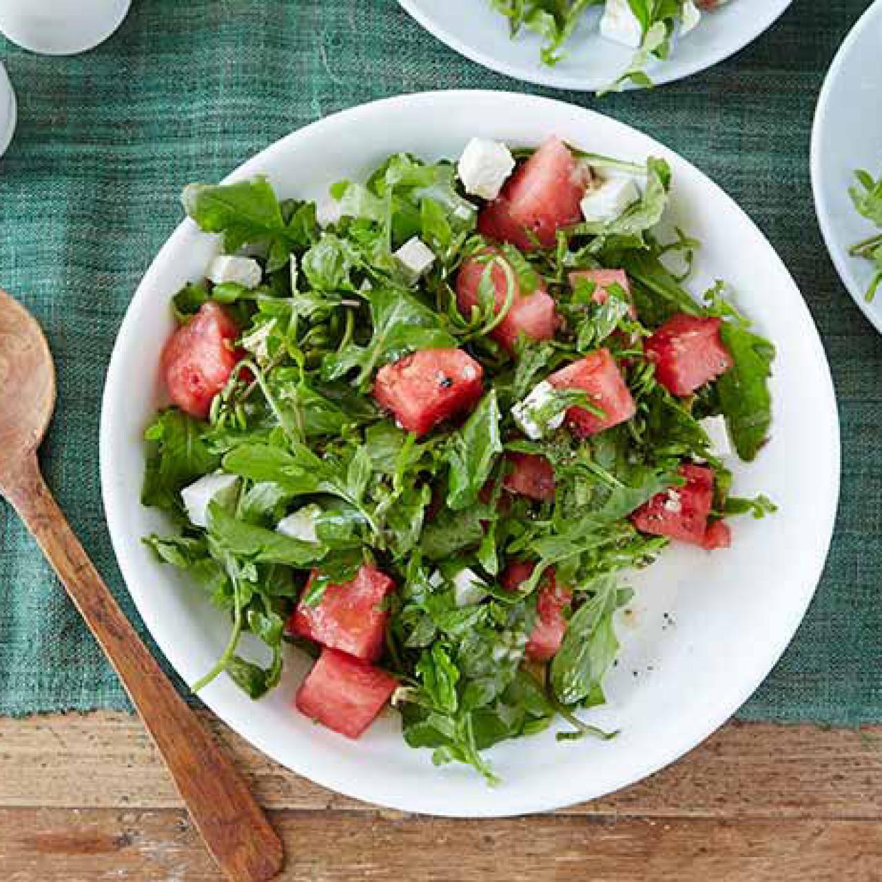 https://food.fnr.sndimg.com/content/dam/images/food/fullset/2010/3/17/1/BX0218_arugula-watermelon-and-feta-salad_s4x3.jpg.rend.hgtvcom.1280.1280.suffix/1382539154231.jpeg