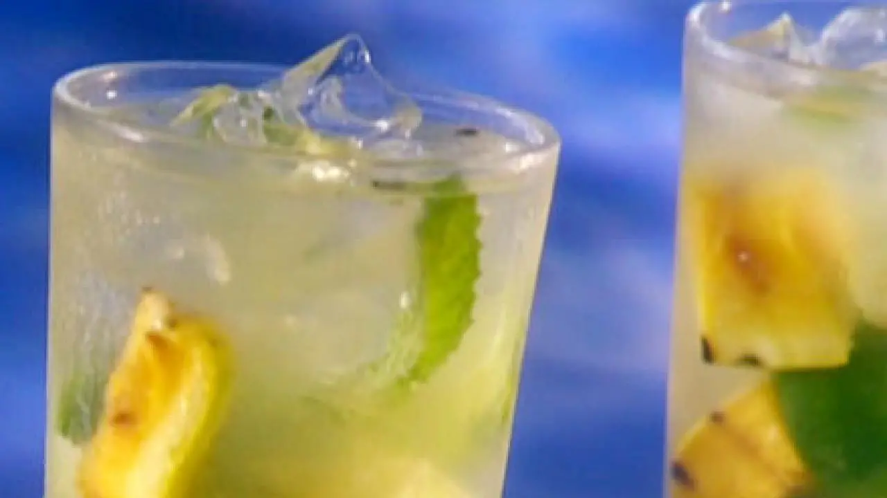 Grilled Papaya Caipirinhas