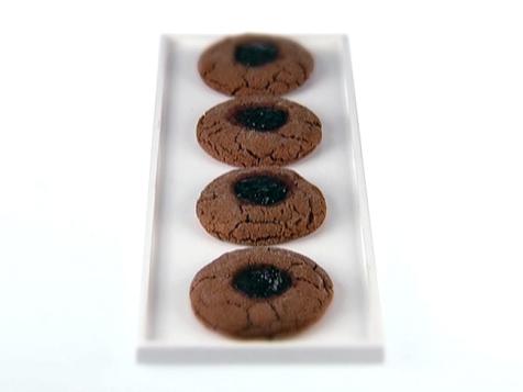Peanut Butter Cookies with Blackberry Jam