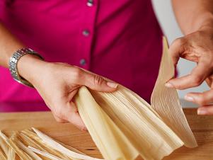 Fnm_tamale How To Corn Husk Ingrid 2_s3x4
