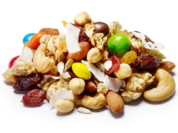 Trail Mix With Honey-Oatmeal Clusters
