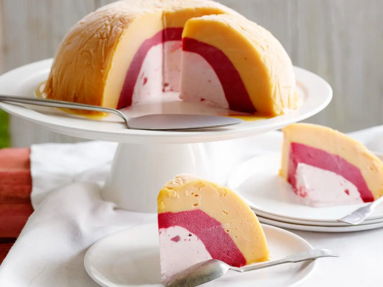 Discover the Unique Taste of Bomba Dessert: A Perfect Ice Cream Bomb