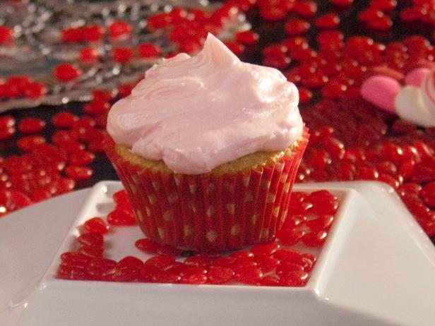Verwoesten stoeprand Mevrouw Valentine's Cupcakes Recipe | Aaron McCargo Jr. | Food Network
