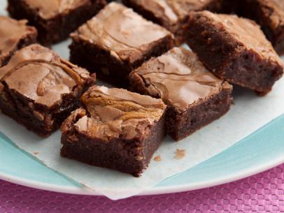 https://food.fnr.sndimg.com/content/dam/images/food/fullset/2010/4/19/0/BT0708_peanut-butter-caramel-swirled-brownies_s4x3.jpg.rend.hgtvcom.406.305.suffix/1382539257107.jpeg