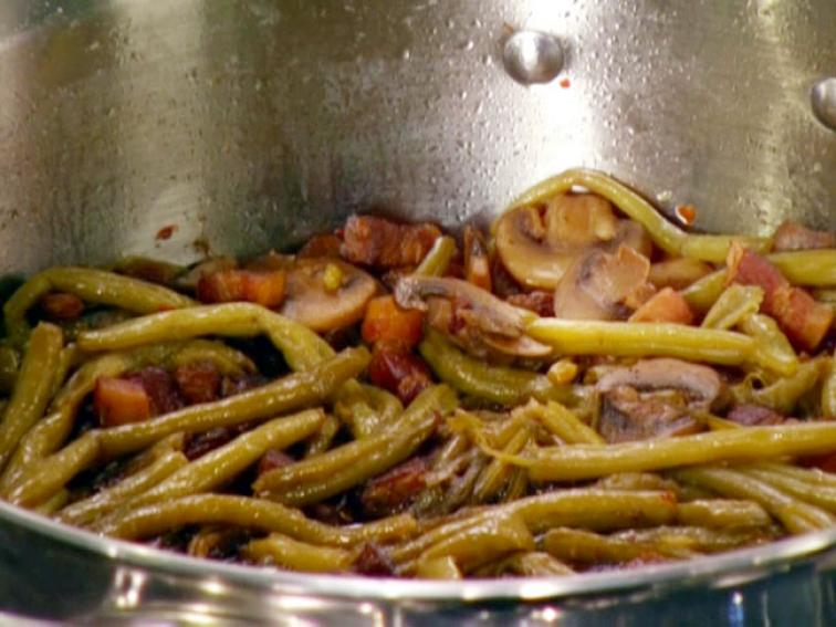 Bacon Braised String Beans Recipe | Anne Burrell | Food Network