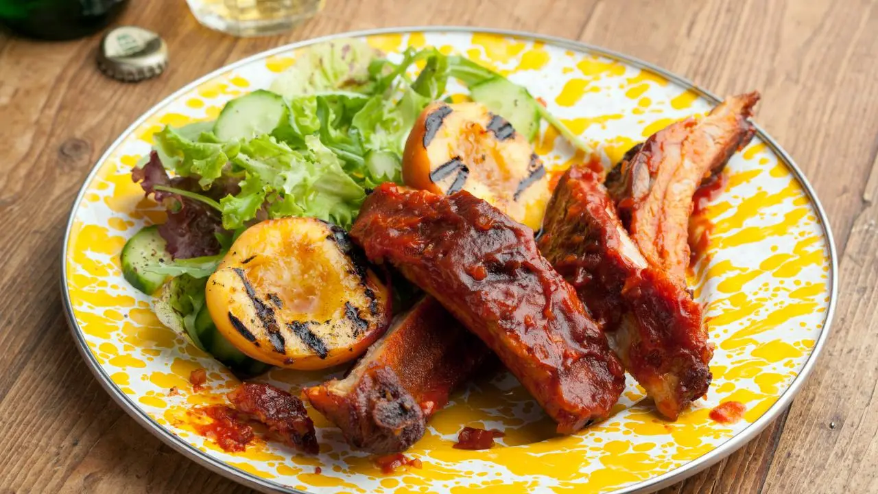 Ribs With Peach BBQ Sauce