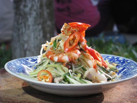Green Papaya Salad with Prawn and Pork: Goi Du Du Tom Thit