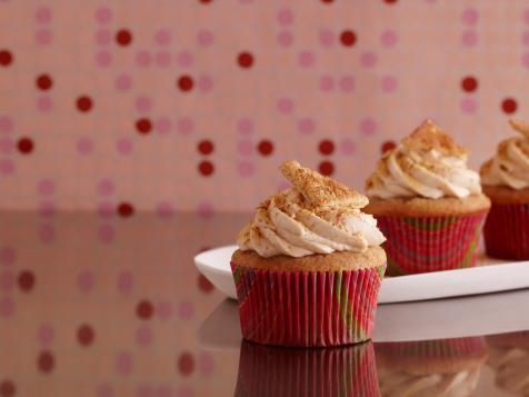Cinnamon Sugar Graham Cupcakes