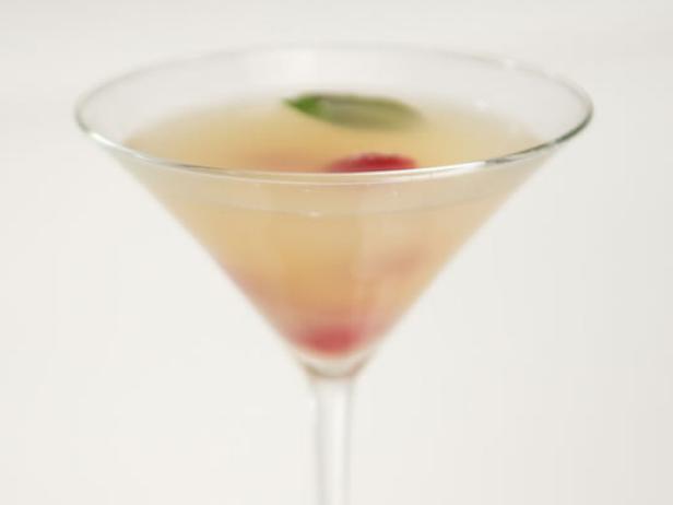 Serena's Sake-tini image