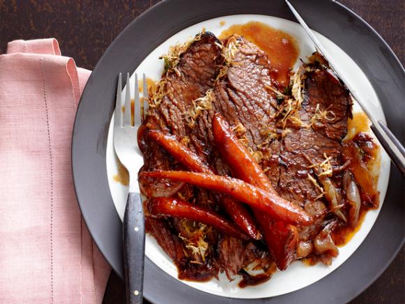 Horseradish Crusted Brisket with Carrots