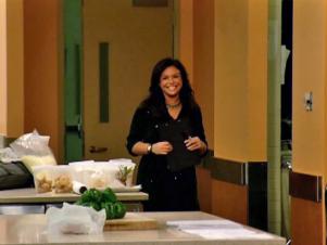 Celebrity Chef,rachael Ray,enters Set For Pilots