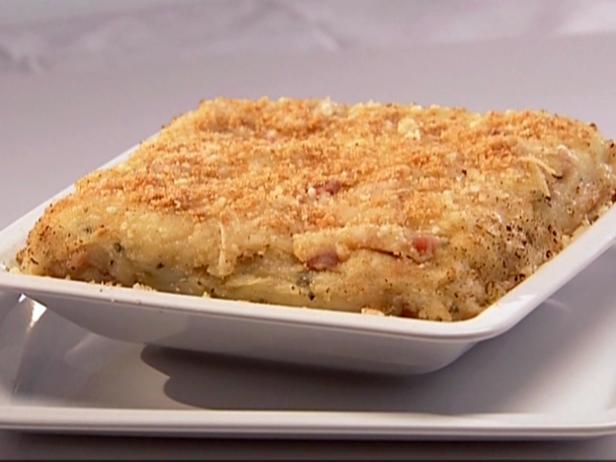 Baked Mashed Potatoes With Pancetta Parmesan Cheese And Breadcrumbs Recipe Giada De Laurentiis Food Network