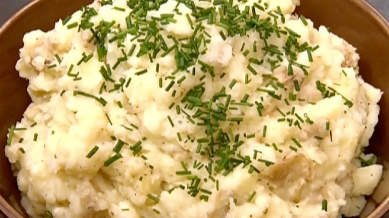 Johnny Garlic's Famous Garlic and Rosemary Mashed Potatoes Recipe | Guy ...