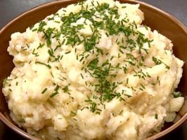 Johnny Garlic's Famous Garlic and Rosemary Mashed Potatoes