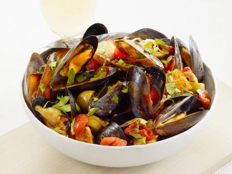 Mussels With Potatoes and Olives