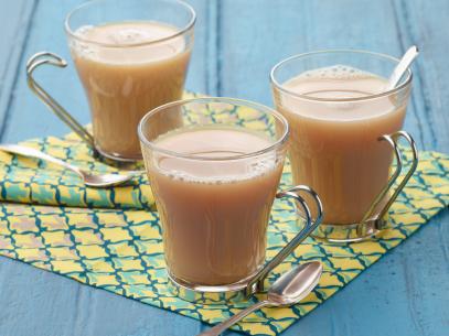 Aarti Sequeira's Chai for the Chai Paarti! episode of Aarti Party, as seen on Food Network.