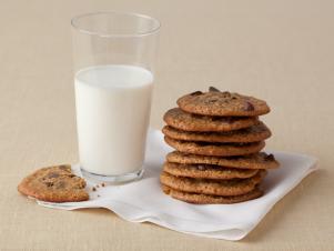 lighter version of chocolate chip cookies cuts fat
