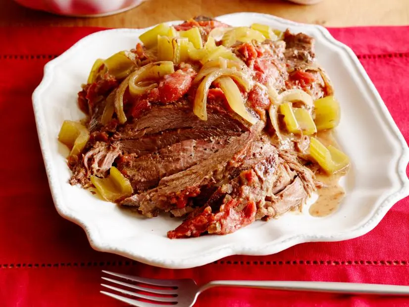 OVERNIGHT POT ROAST
Sandra Lee
Food Network
Onion, Flank Steak, Montreal Steak Seasoning, McCormick Grill Mates, Lipton Onion Soup Mix,
Stewed Italian Tomatoes, Celery, Condensed Cream of Celery Soup