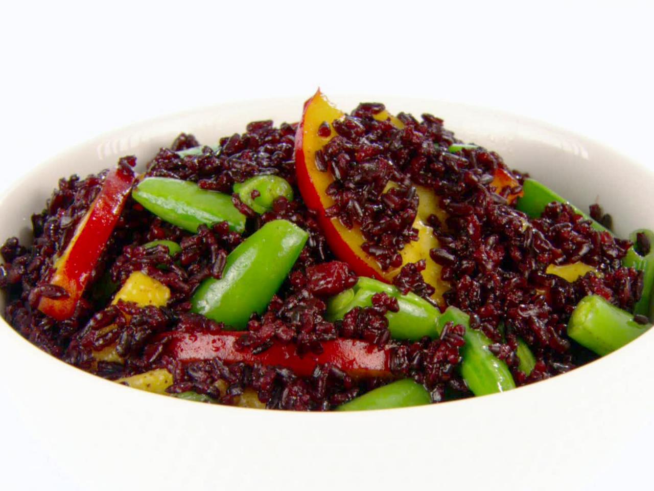 Black Rice (Forbidden Rice) Recipe & Benefits - Foolproof Living