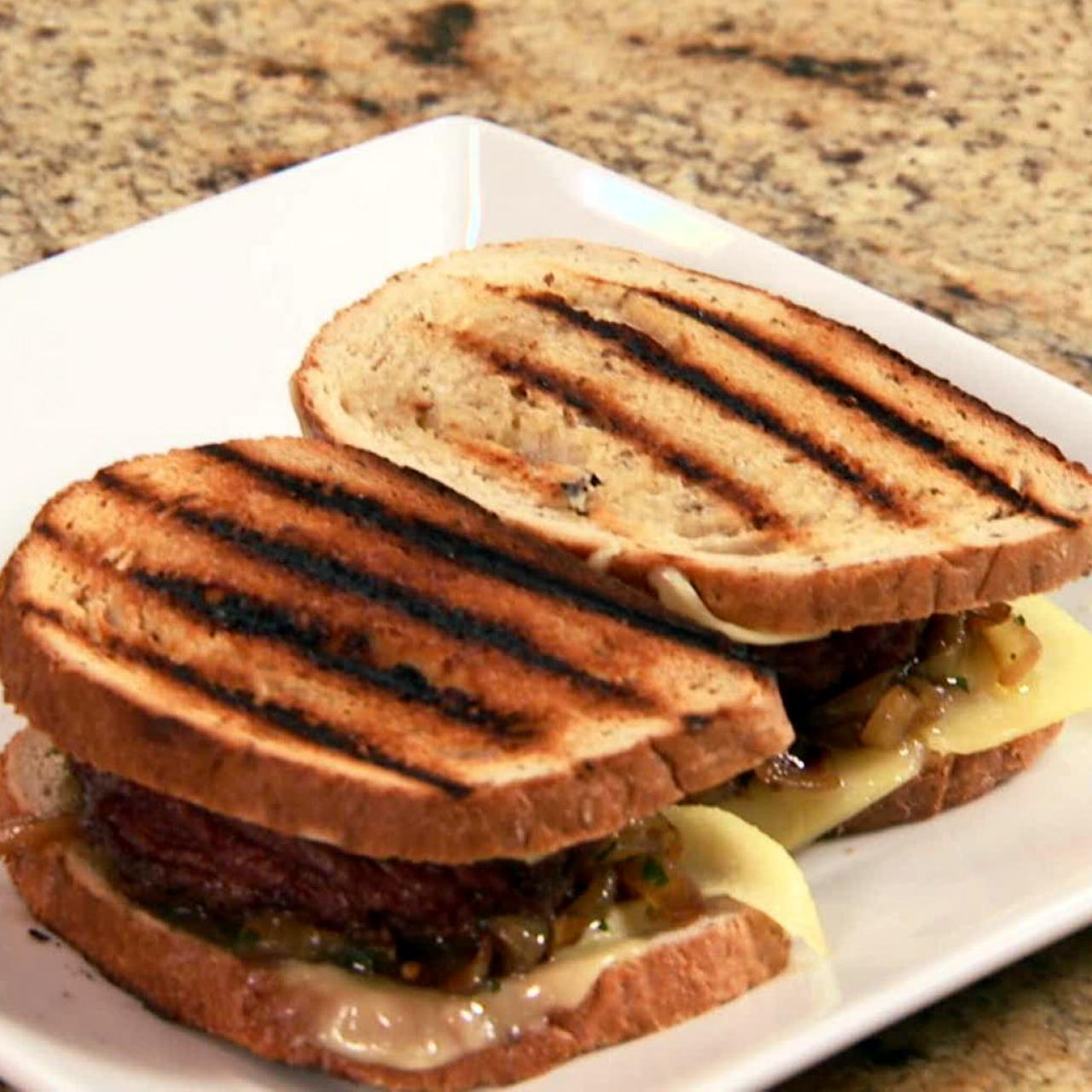 Cheeseburger Patty Melt Panini – Panini Happy®