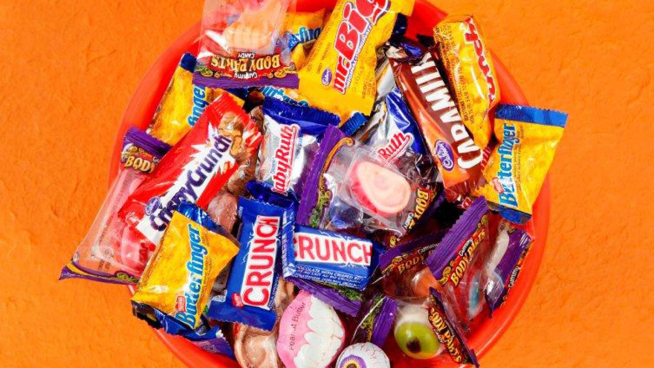 Nutritionists rank Halloween candy from better to worst